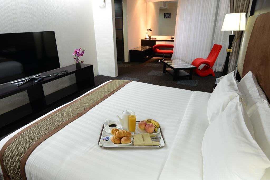 Avenue 64 Hotel Rangoon Kamer foto