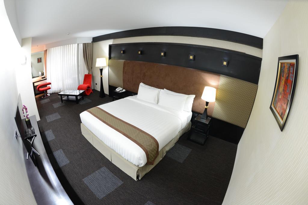 Avenue 64 Hotel Rangoon Kamer foto
