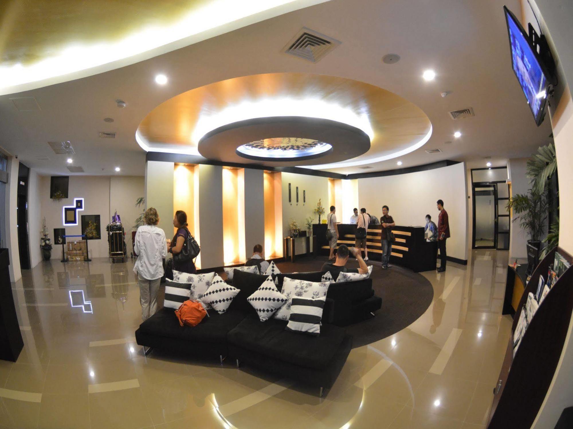 Avenue 64 Hotel Rangoon Buitenkant foto