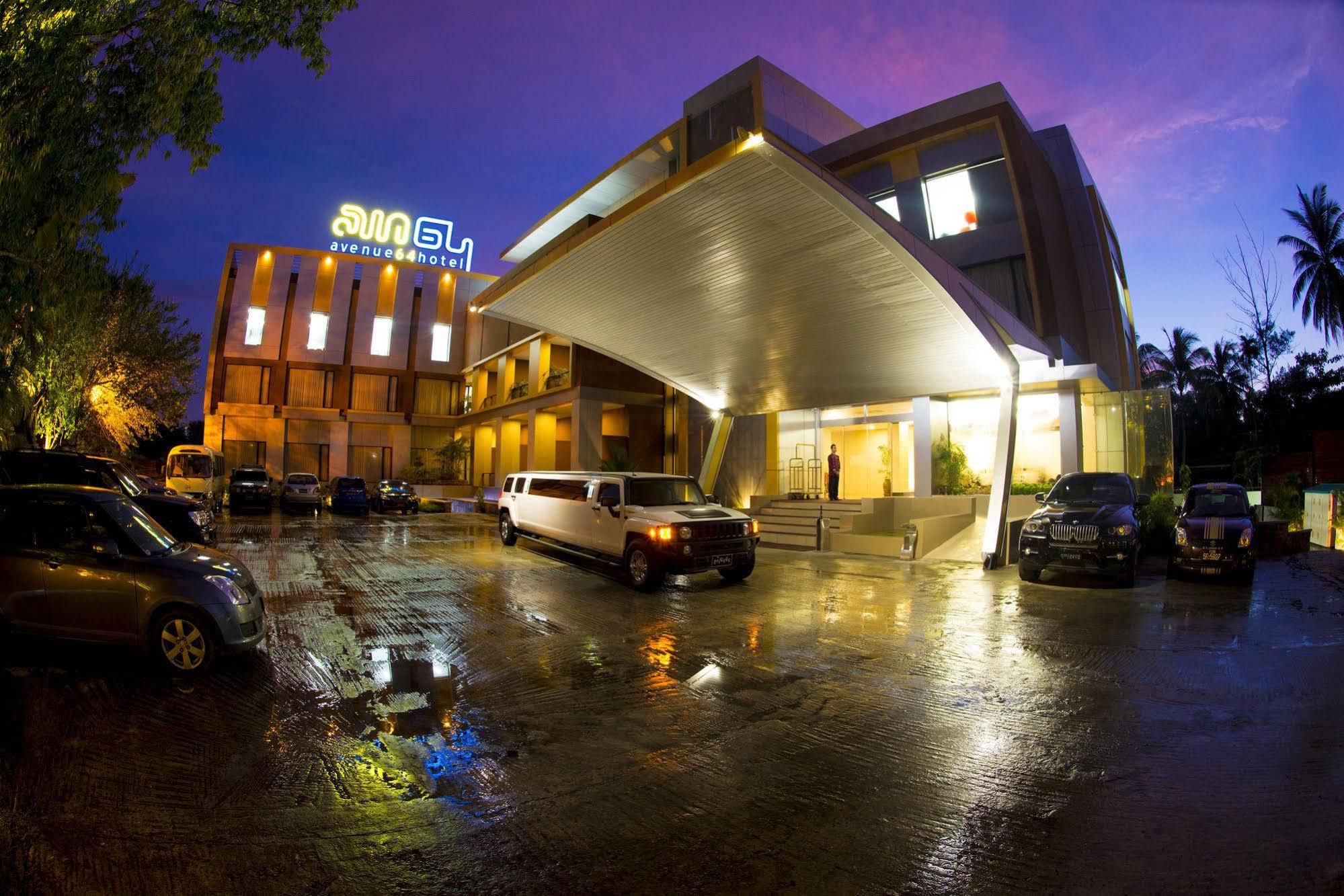 Avenue 64 Hotel Rangoon Buitenkant foto